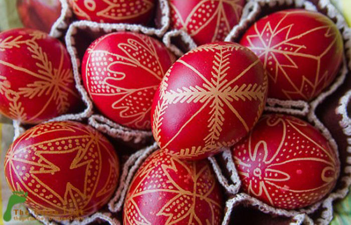 GRECIA - tradizioni pasquali: uova decorate rosse