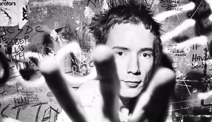 John Joseph Lydon, noto anche con lo pseudonimo di Johnny Rotten (Londra, 31 gennaio 1956), cantante e leader carismatico del gruppo punk rock dei Sex Pistols