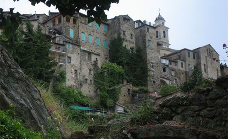 Triora, imperia - il paese delle streghe (panorama)