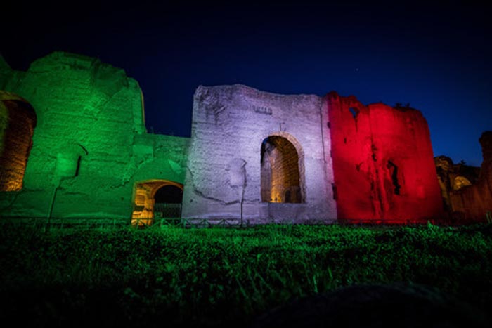 Terme di Caracalla - illuminazione tricolore / emergenza coronavirus 2020