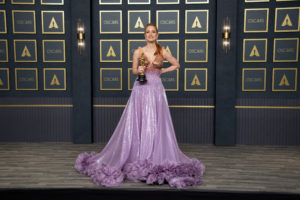 Jessica Chastain posa con il suo Oscar