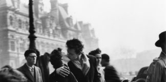 Robert Doisneau, Le Baiser de l'Hotel de Ville, Paris