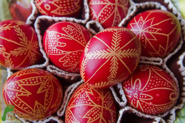 GRECIA - tradizioni pasquali: uova decorate rosse