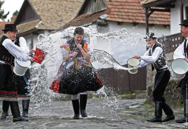 Pasqua in POLONIA E SLOVACCHIA -gavettoni d'acqua