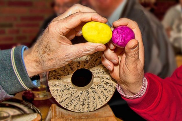 Pasqua in Svizzera, Eierkippen (uovo contro uovo)