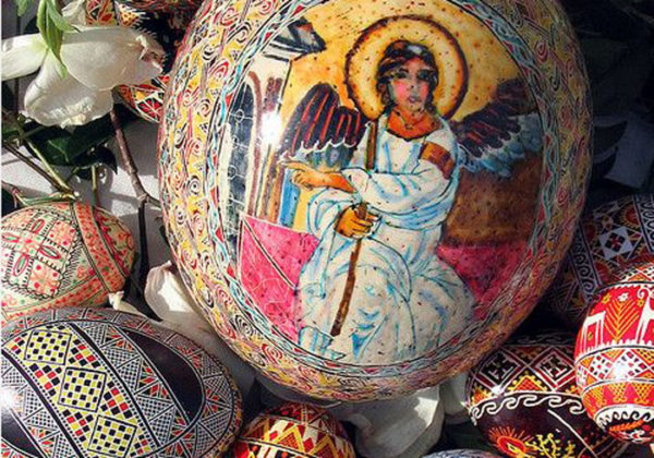 Paqua - uova pasquali decorate, soggetto religioso e varie