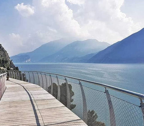 LImone sul Garda - Nuova pista ciclo-pedonale a sbalzo sul lago