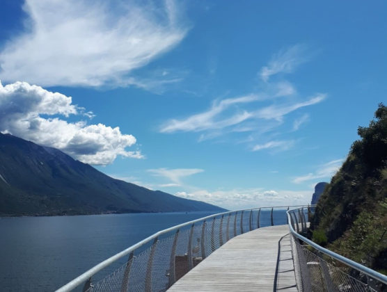 LImone sul Garda - Nuova pista ciclo-pedonale a sbalzo sul lago