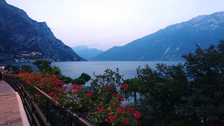 LImone sul Garda - Nuova pista ciclo-pedonale a sbalzo sul lago - panorama