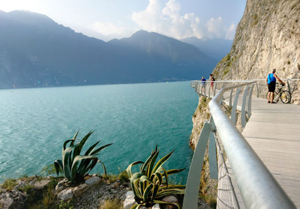 LImone sul Garda - Nuova pista ciclo-pedonale a sbalzo sul lago