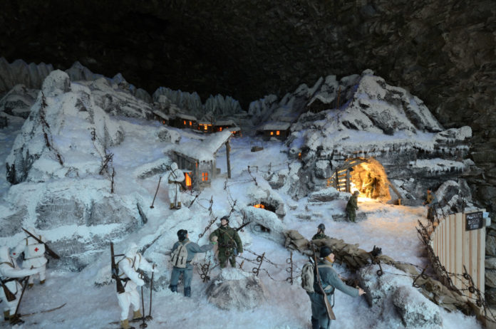 Ossana (Dolomiti, Val di Sole), il borgo dei mille presepi - Presepe della grande guerra