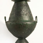 mostra-etruschi-bologna-anfora-biconica-decorata-a-sbalzo