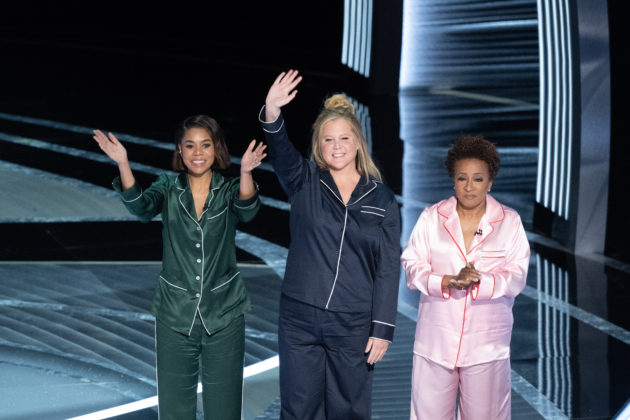 Regina Hall, Amy Schumer, and Wanda Syke presentano gli Oscar 2022